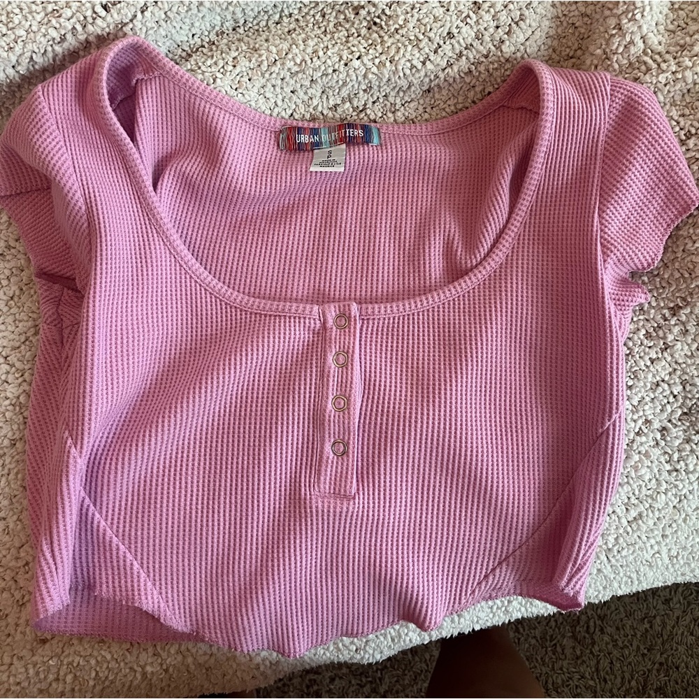 light pink baby tee crop top urban outfitters